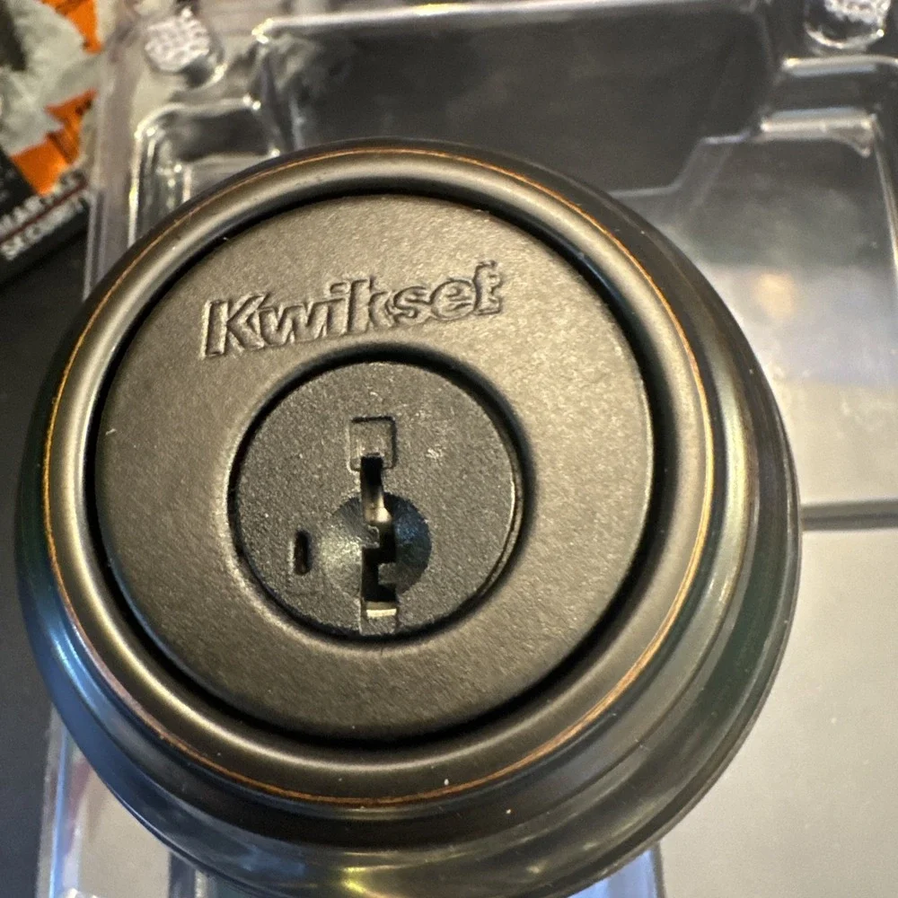 Kwikset SmartKey 980 Single Cylinder Deadbolt in Venetian Bronze 99800-122